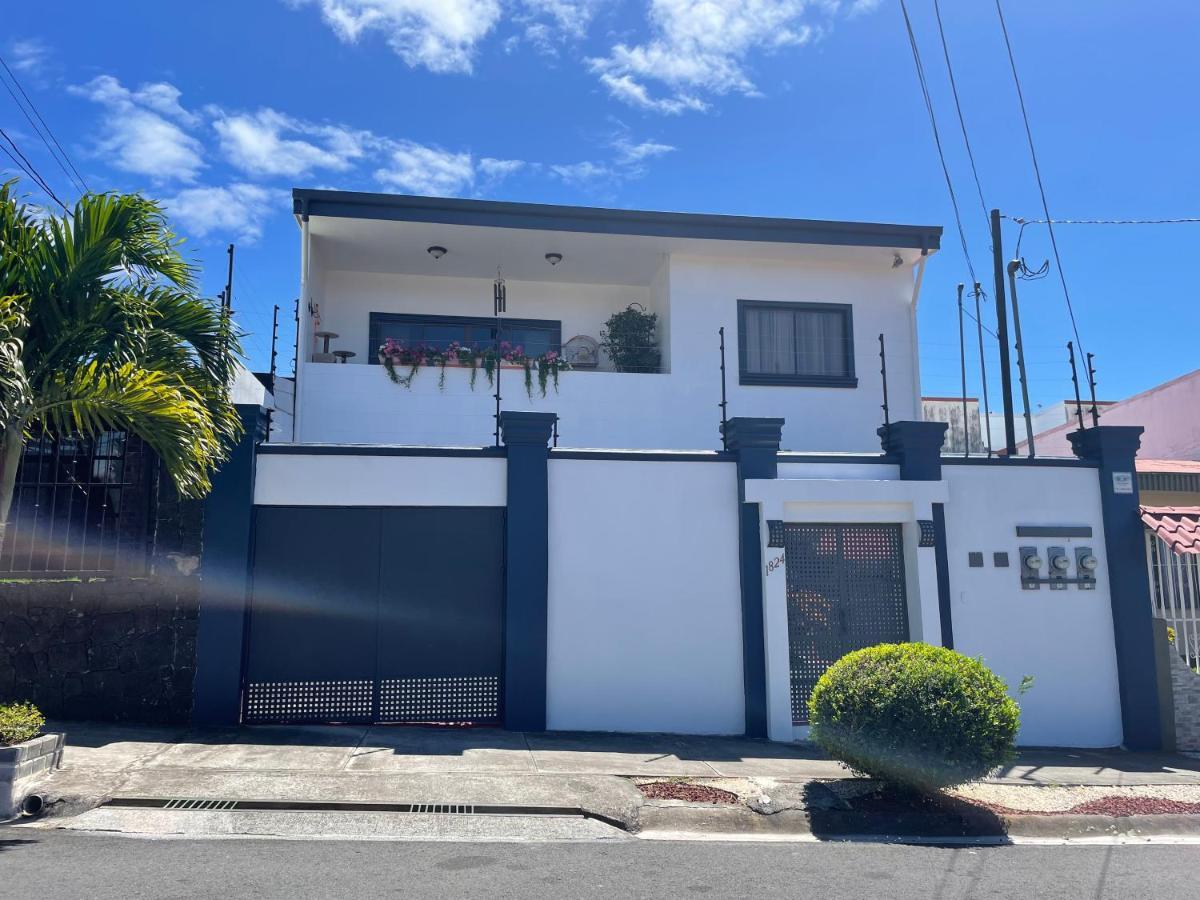 Alicia'S Place 10 Min From Airport Apartment Alajuela Екстериор снимка